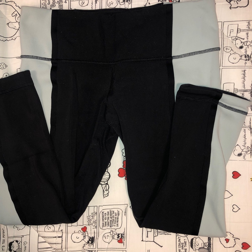 Lululemon Wunder Under Crop *Bonded Stripe Black/Aquamarine. Size 8